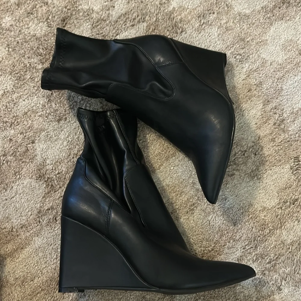 Open edit booties - Picture 2 of 2